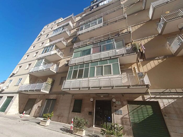 Appartamento trilocale in vendita in Viale Teracati, Siracusa