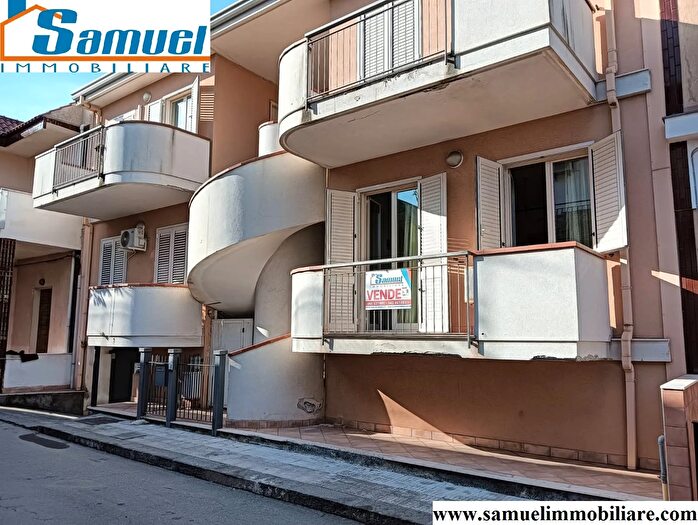 Appartamento trilocale in vendita in Via Francesco Baracca, Riposto