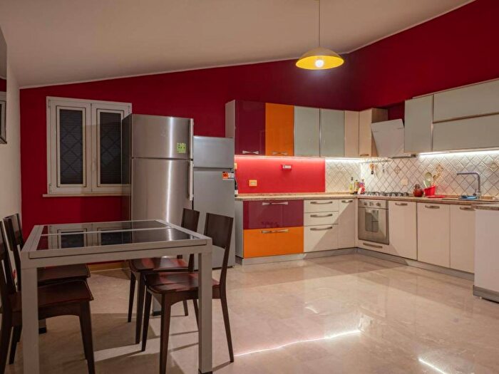 Appartamento trilocale in affitto in Via Padre Mariano Colagrossi, Ostia Antica, Roma