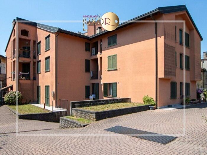 Appartamento bilocale in vendita in Via Vittorio Veneto, La Valletta Brianza