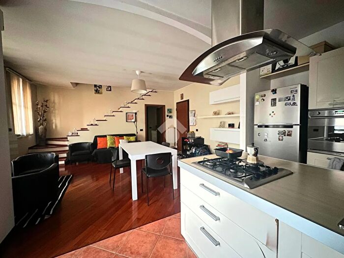 Appartamento quadrilocale in vendita in Via Aldo Moro, Torrevecchia Pia