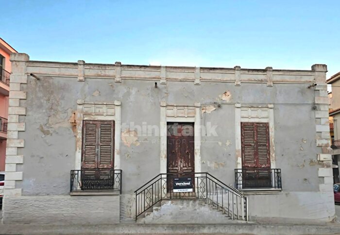 Casa con 6 locali in vendita in Via Gonzaga, Rosolini