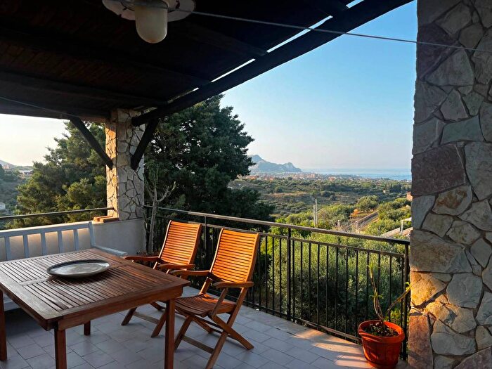 Casa quadrilocale in affitto in Strada Comunale Telatelanda, Casteldaccia