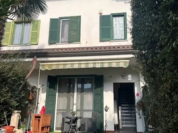 Casa quadrilocale in vendita in Legnano