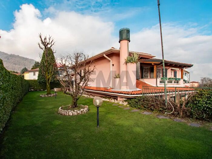 Casa quadrilocale in vendita in Castelli Calepio