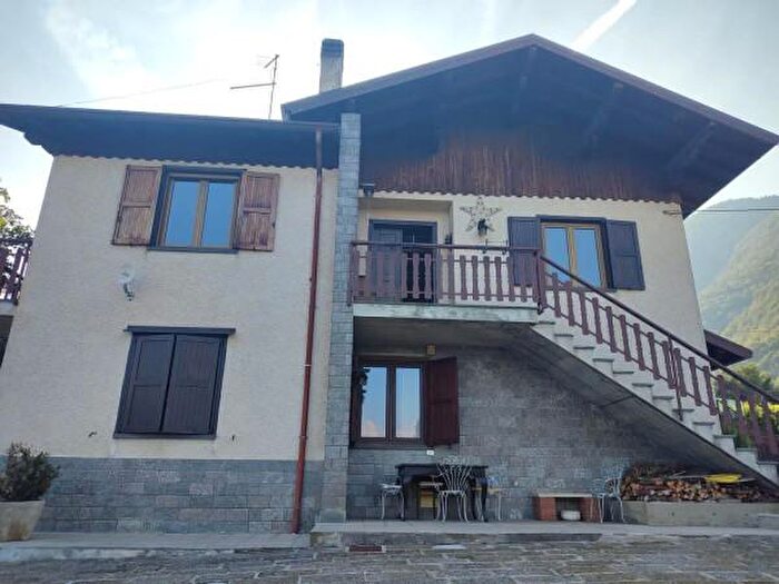 Appartamento bilocale in vendita in Via Don Angelo Cocchetti, Rogno