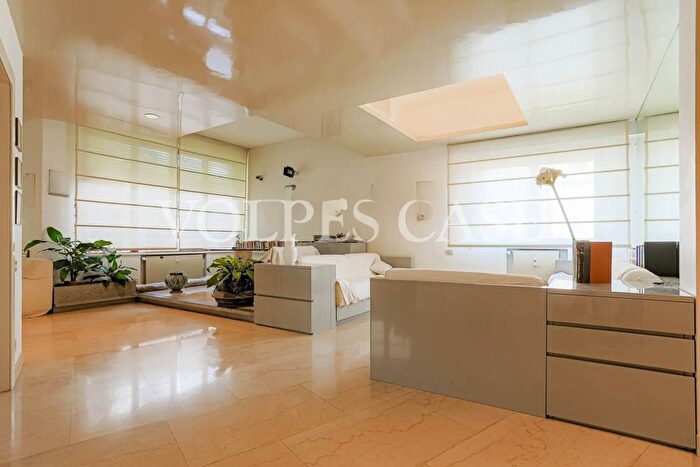 Appartamento con 6 locali in vendita in Via Anapo, Roma