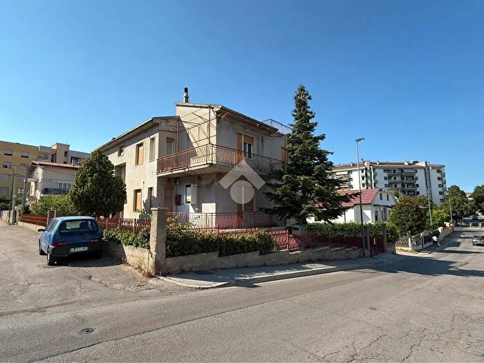 Appartamento trilocale in vendita in Via Monte Pagano, Pescara