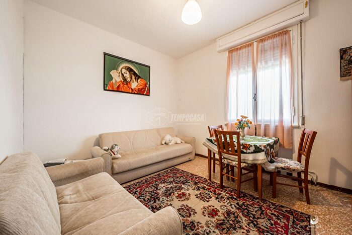 Appartamento quadrilocale in vendita in Via Ponte Forca, Cadelbosco Di Sopra