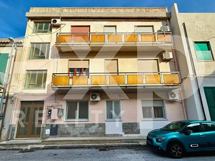 Appartamento trilocale in vendita in Via San Giuseppe Calasanzio, Villafranca Tirrena