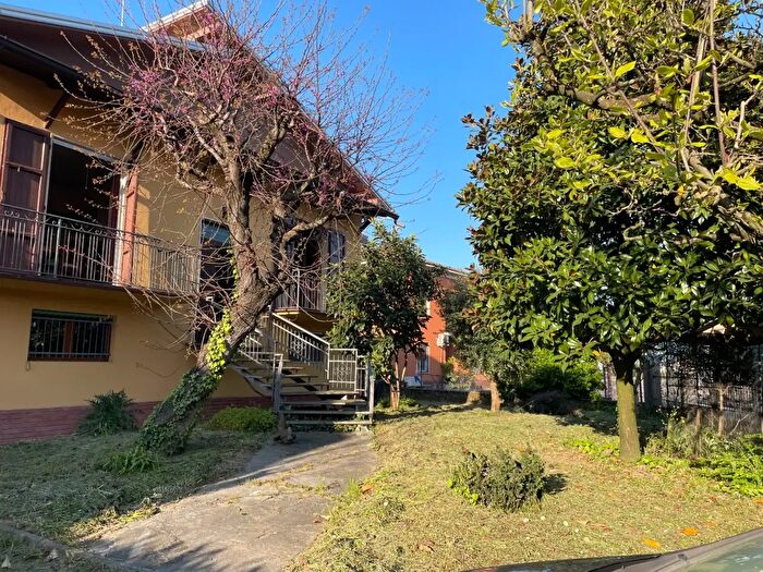 Casa quadrilocale in vendita in Via Dante, Besenzone