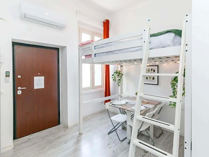 Appartamento monolocale in affitto in Via Padova, Milano