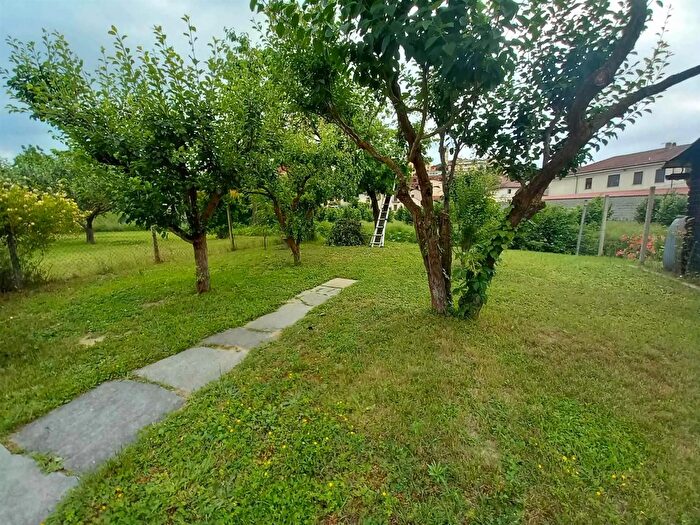 Casa con 5 locali in vendita in Via Chivasso Castelnuovo Don Bosco At Italy, Castelnuovo Don Bosco