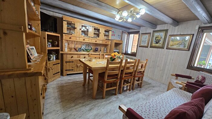 Casa trilocale in vendita in Via Riviera, Baone