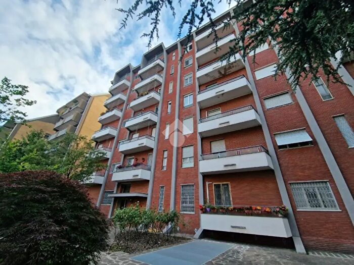 Appartamento trilocale in affitto in Via delle Gardenie, Milano