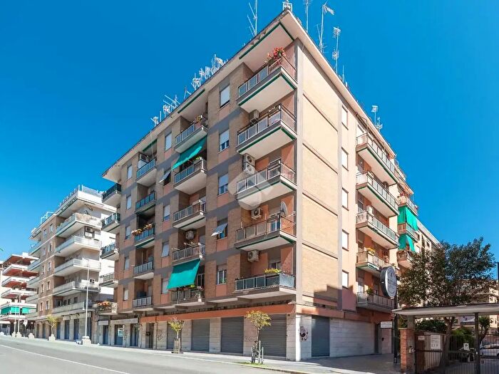 Appartamento trilocale in vendita in Viale Giacomo Matteotti, Civitavecchia