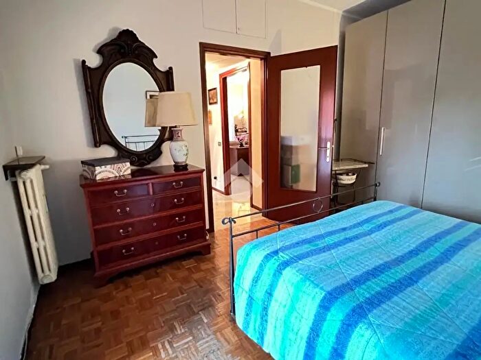 Appartamento trilocale in vendita in Via Balossa, Novate Milanese