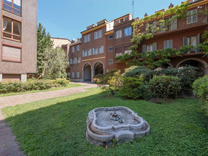 Appartamento trilocale in affitto in Via Ciovasso, Brera, Milano