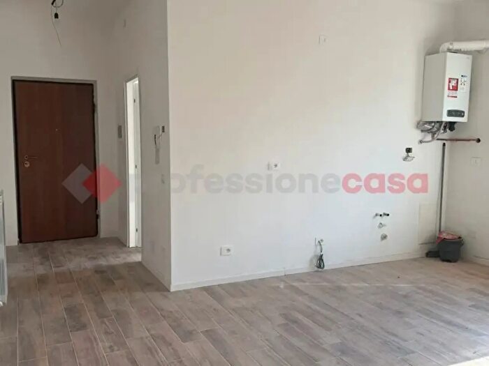 Appartamento trilocale in vendita in Via Montello, Ceriano Laghetto