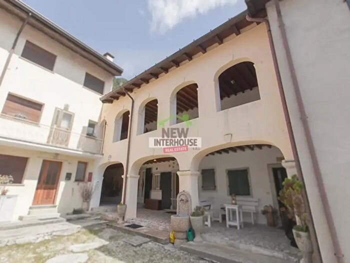 Appartamento con 7 locali in vendita in Via Venezia, Tramonti Di Sopra