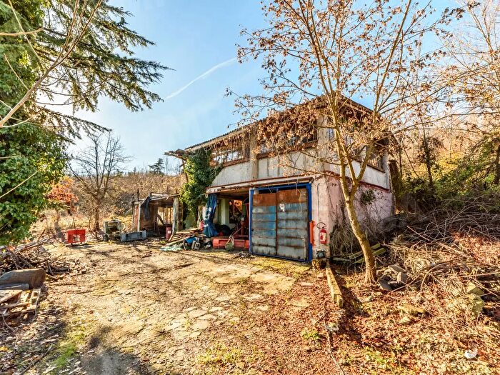 Casa quadrilocale in vendita in Via Torrente Tiepido, Serramazzoni