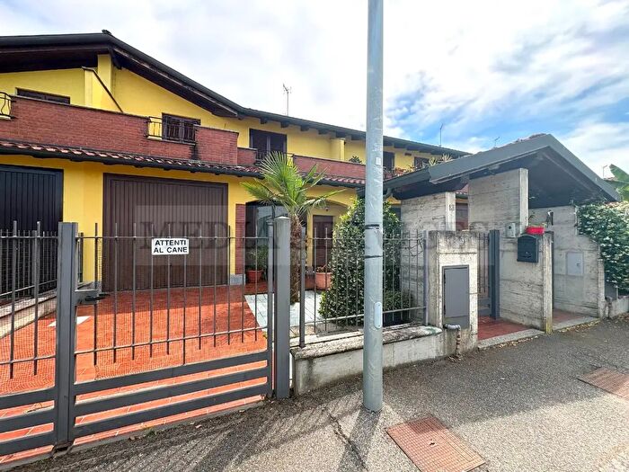 Case in Vendita e in Affitto - 2