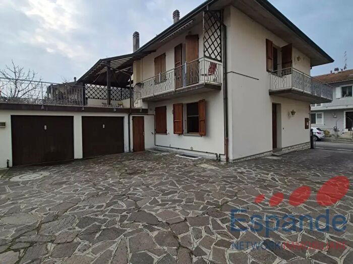 Casa quadrilocale in vendita in Via Morigi, Cesena