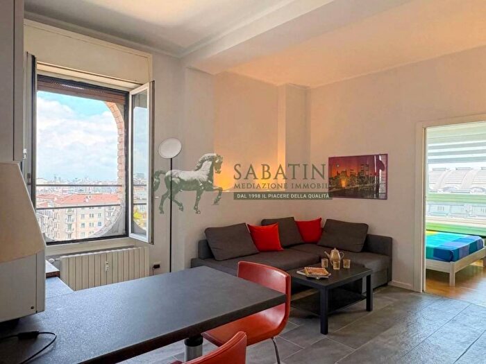 Appartamento bilocale in affitto in Via Fabio Filzi, Centrale, Milano