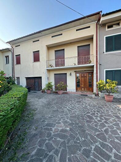 Casa con 10 locali in vendita in Romana, Capannori