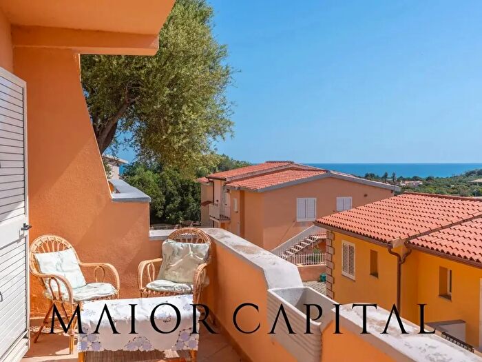 Casa quadrilocale in vendita in Budoni