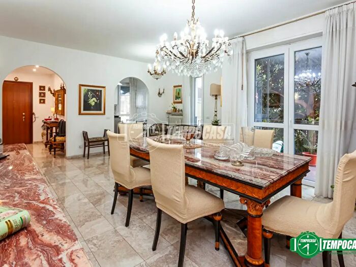 Appartamento con 5 locali in vendita in Via Giuseppe Mazzini, Bergamo