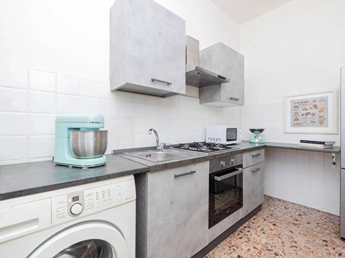 Appartamento trilocale in affitto in Via Michelangelo Buonarroti, Centro, Sedriano