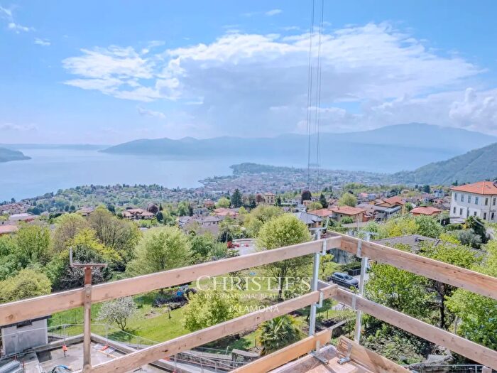 Appartamento con 6 locali in vendita in Via Scavini, Arizzano