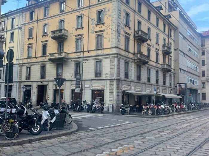 Appartamento trilocale in affitto in Via Curtatone, Quadronno Crocetta, Milano