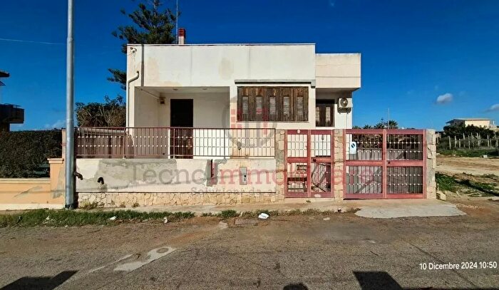 Casa con 8 locali in vendita in Via delle Anguille, Vittoria