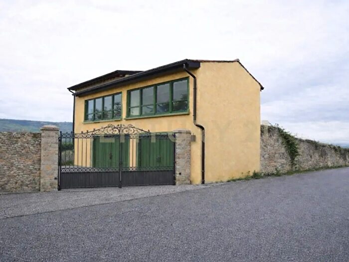 Casa con 6 locali in vendita in Via Belvedere, Verona