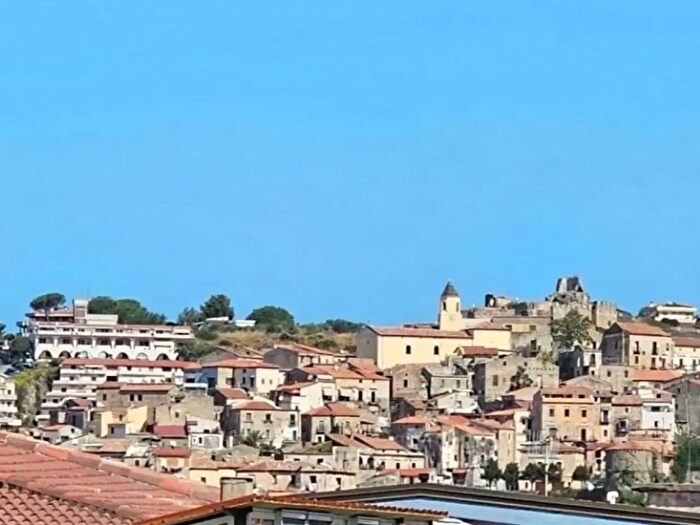 Appartamento quadrilocale in vendita in Via Don Minzoni, Scalea