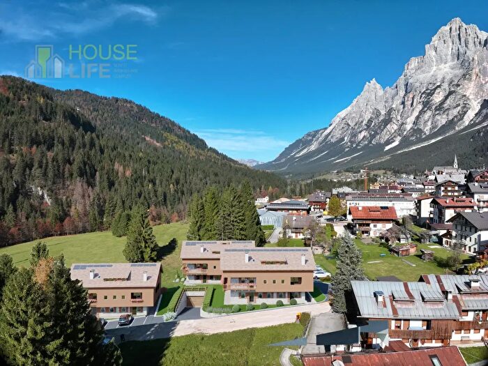 Appartamento in vendita in Via Beata Vergine della Difesa, San Vito Di Cadore