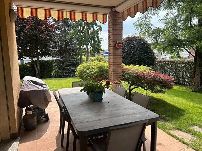 Appartamento trilocale in vendita in Via Michelangelo, Cadorago