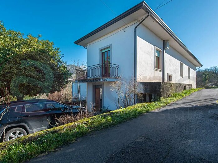 Casa con 14 locali in vendita in Contrada Morelli, Arpino