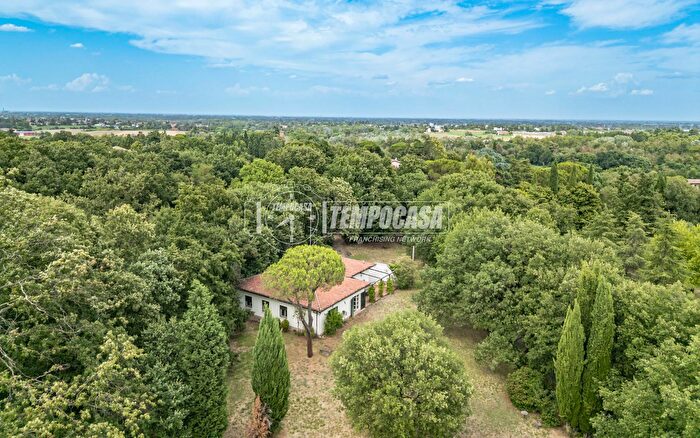 Appartamento con 7 locali in vendita in Via Montebello, San Lazzaro Di Savena