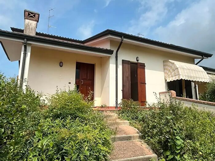 Casa con 8 locali in vendita in Gonzaga