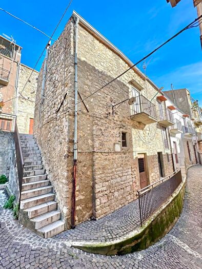 Casa trilocale in vendita in Bisacquino