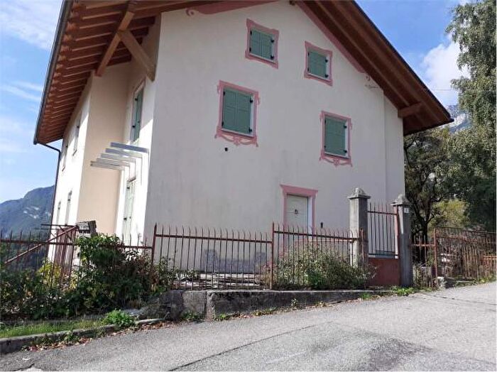 Appartamento con 6 locali in vendita in Villa Lagarina