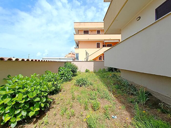 Appartamento trilocale in vendita in Via del Pettirosso, Ardea