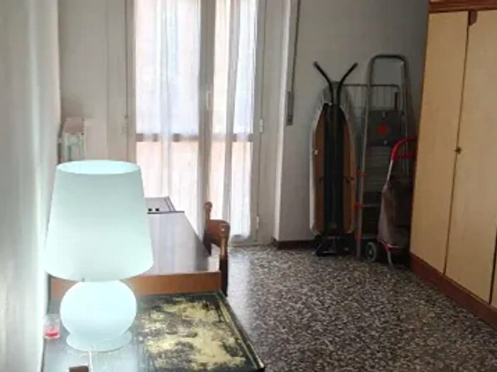 Appartamento trilocale in vendita in Via Valsassina, Milano