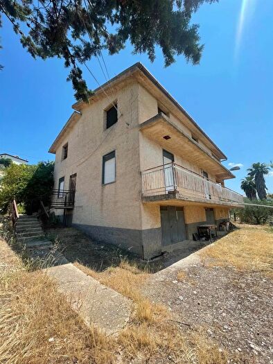 Casa con 6 locali in vendita in Aragona, Aragona
