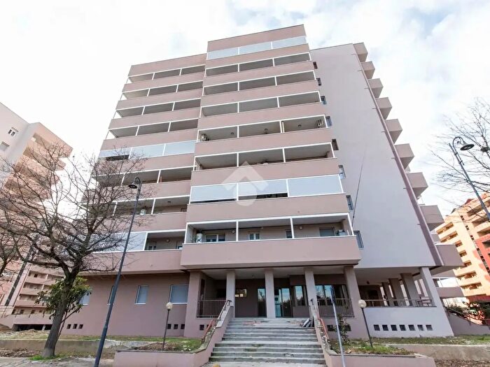 Appartamento bilocale in vendita in Via dei Pini, Pieve Emanuele