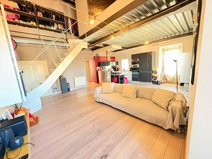 Casa quadrilocale in affitto in Via Aurelio Saffi, Centro Storico, Albano Laziale