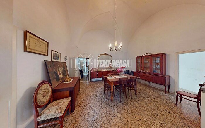 Appartamento con 9 locali in vendita in Via Madonna della Luce, Scorrano